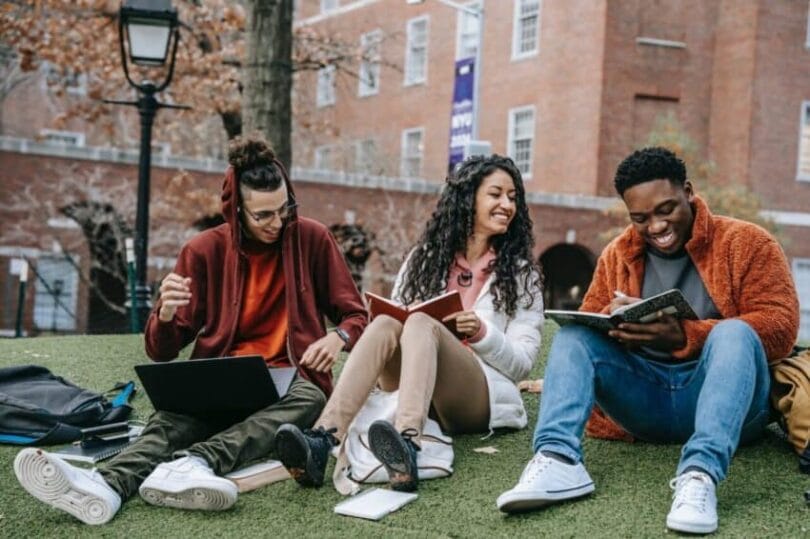 Western-University-Scholarship-Canada